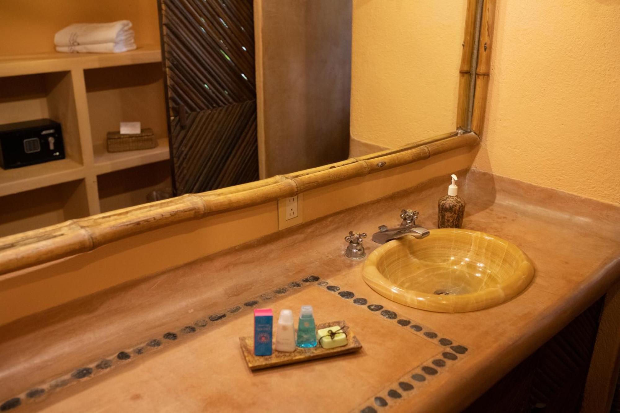 Puertas Paraiso Hotel Boutique Сиуатанехо Экстерьер фото