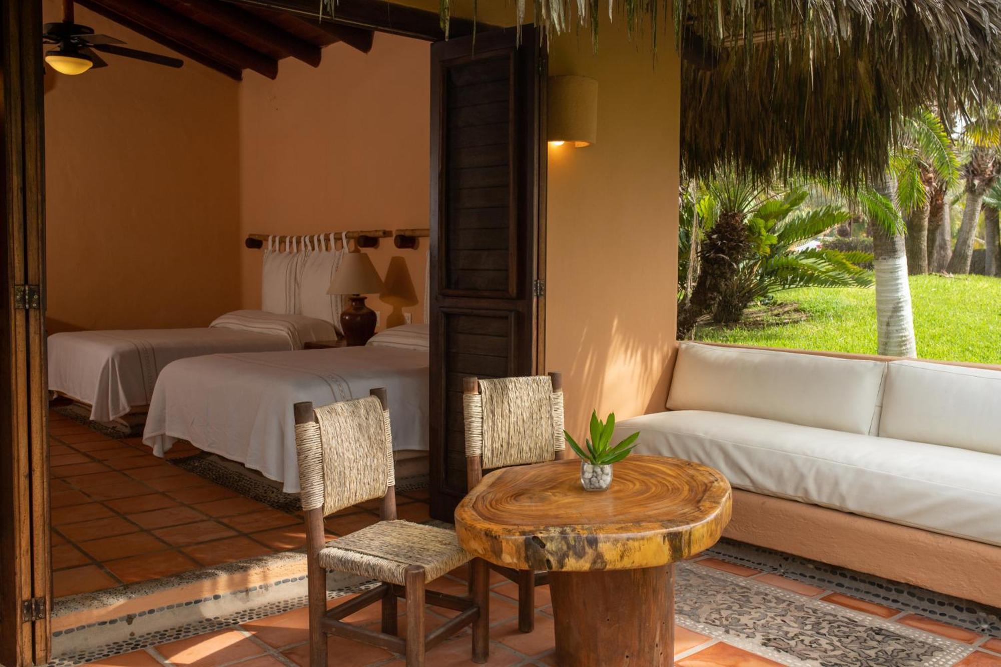 Puertas Paraiso Hotel Boutique Сиуатанехо Экстерьер фото